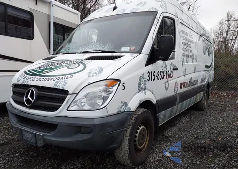 2013 Mercedes-Benz Sprinter 2500 High Roof из США, поврежденный, VIN WD3PE8CC2D5794085